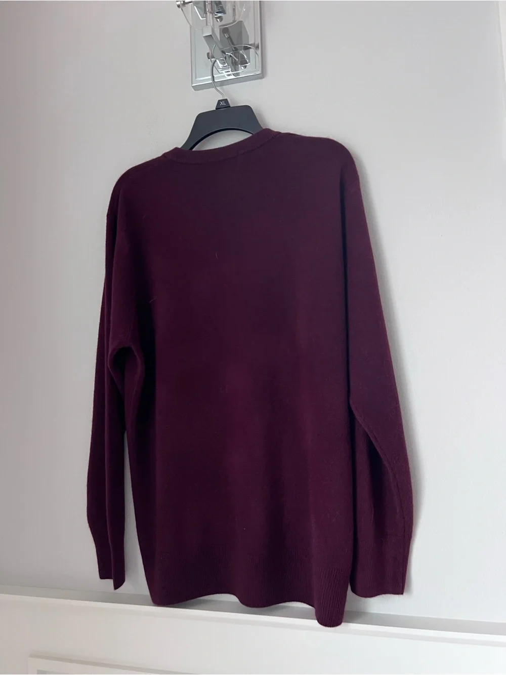 Ralph Lauren Men's V-Neck Sweater in Deep  burgundy cashmere